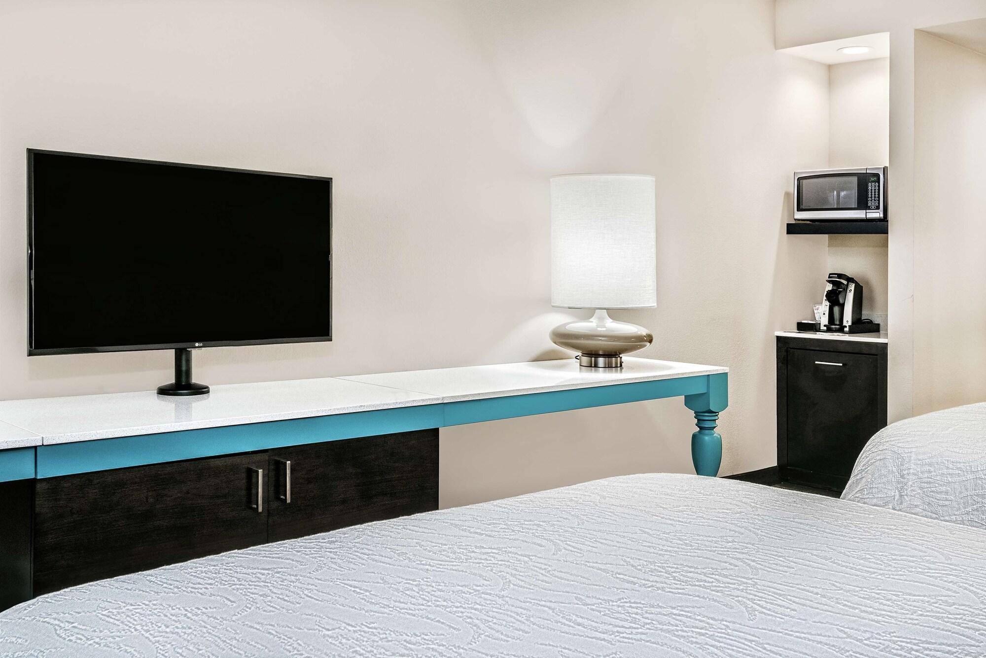 Hilton Garden Hotel 3*